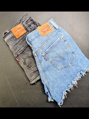LEVIS SHORTS 🌞 Both Size 27